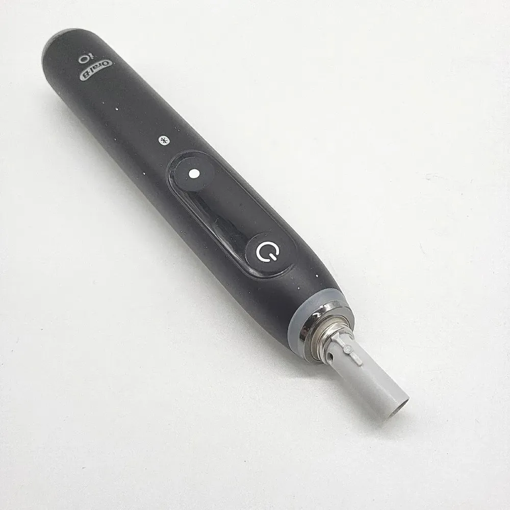 Oral-B iO Series 10 Plus Edition cosmic black + travel case + 3 replacement brush heads - Image 3